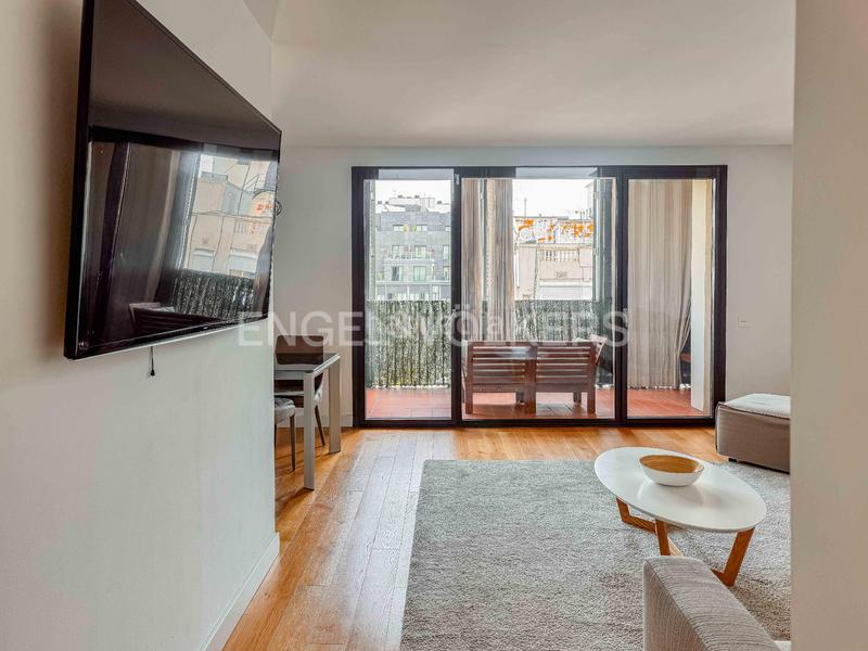 Foto 6d9348c4-e065-4a37-b8ab-786f81920334. Alquiler apartamento elegante piso temporal en rambla catalunya en Barcelona