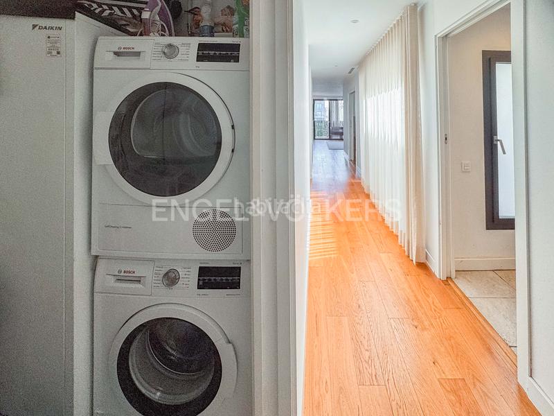 Foto 806c85a1-27ce-4929-bf12-c27032fdb17a. Alquiler apartamento elegante piso temporal en rambla catalunya en Barcelona