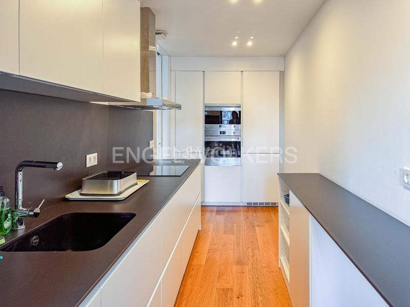Foto 8dad324f-b3e1-4b86-9fe3-117400d1b5ac. Alquiler apartamento elegante piso temporal en rambla catalunya en Barcelona