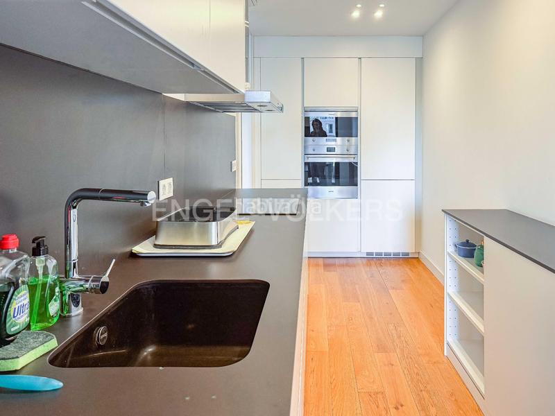 Foto a0d057f2-7236-4406-9cb5-9120ad97e244. Alquiler apartamento elegante piso temporal en rambla catalunya en Barcelona