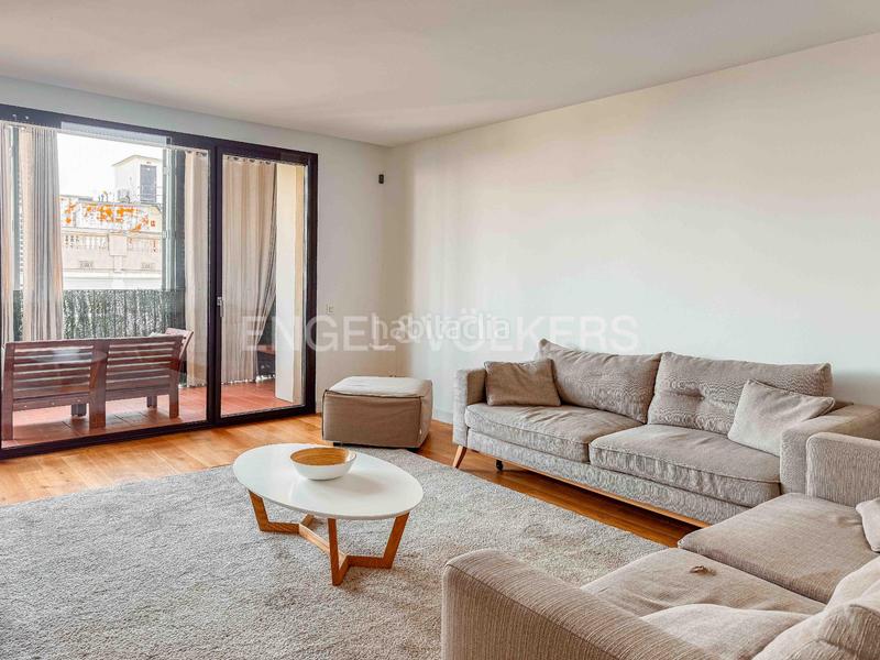 Foto b940db08-628a-4383-820d-14b40262cd33. Alquiler apartamento elegante piso temporal en rambla catalunya en Barcelona