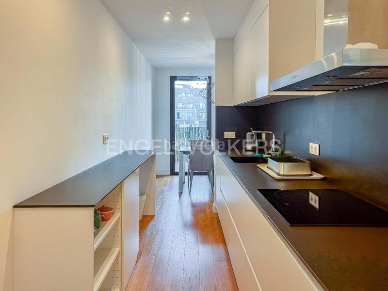 Foto c9060c9a-739f-43fb-a32f-8947f02b4b50. Alquiler apartamento elegante piso temporal en rambla catalunya en Barcelona