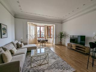 Alquiler Apartamento en Dreta de l´Eixample. Piso temporal de diseño en gran via de les corts