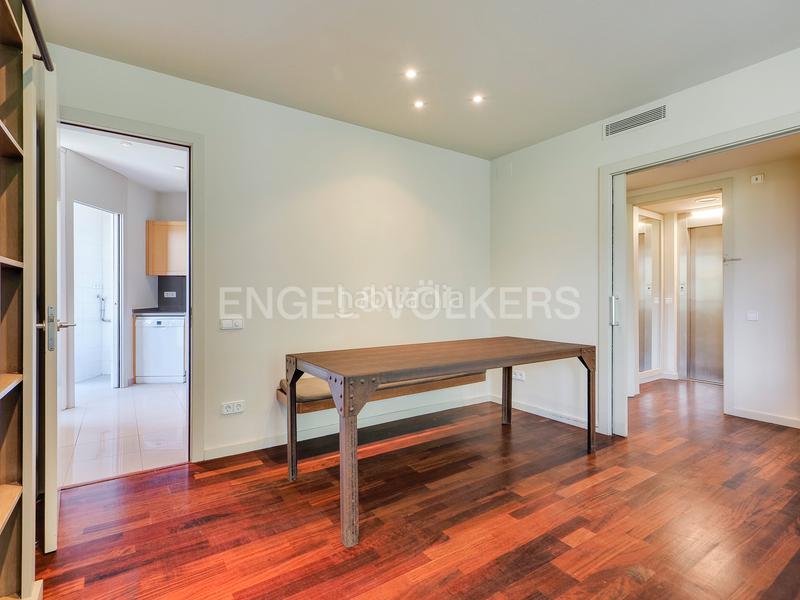 Foto 43de473d-4413-4daa-b61d-686713b7a82a. Alquiler apartamento luminoso piso semiamueblado con pk en Pedralbes en Barcelona