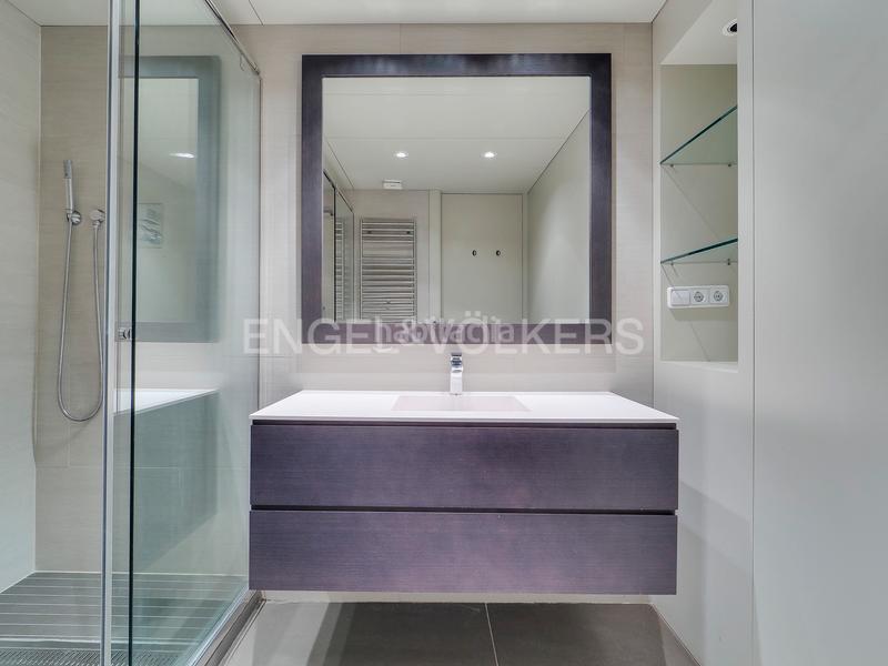 Foto 1c65fa61-ea05-4f9c-9c75-4450329b568e. Lloguer apartament amb calefacció aparcament a Pedralbes Barcelona