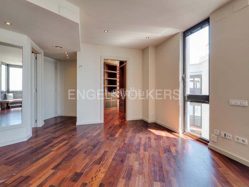 Foto 1f0b2b9d-45a5-41ad-9a44-9944cef41ebf. Lloguer apartament amb calefacció aparcament a Pedralbes Barcelona