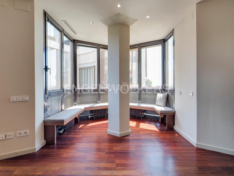 Foto 25be3660-1378-4e3b-81b7-2af746a9b321. Lloguer apartament amb calefacció aparcament a Pedralbes Barcelona