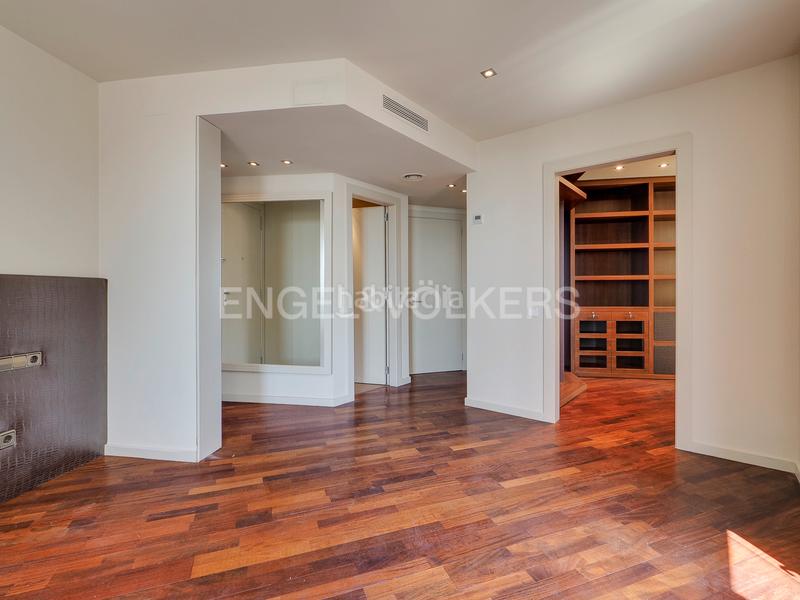 Foto 0adb8fec-1293-4e7d-aadd-344d0d55297a. Location appartement avec chauffage parking dans Pedralbes Barcelona