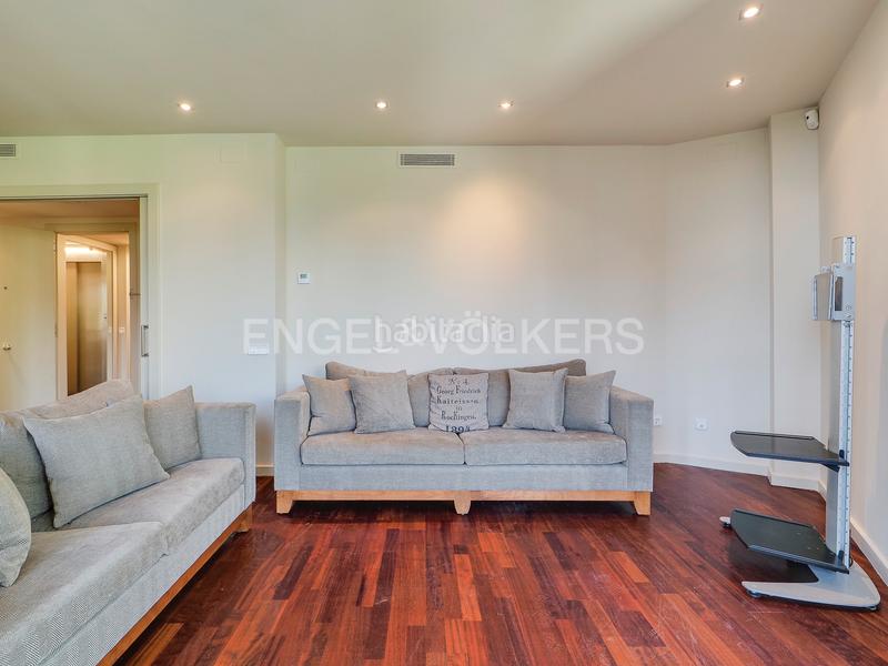 Foto 09fcd908-07b8-493f-8f46-be4c1cc0e8f7. Rent apartment with heating parking in Pedralbes Barcelona