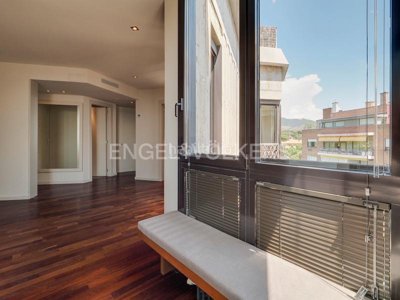 Foto 0a9ad22c-60da-47ab-9121-aabdb2fc4a55. Rent apartment with heating parking in Pedralbes Barcelona