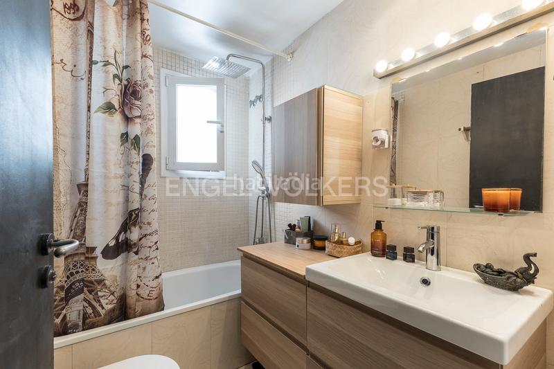 Foto 1a2a14d9-1088-477d-be4a-98ff96ff6049. Dachwohnung mit heizung in La Teixonera Barcelona