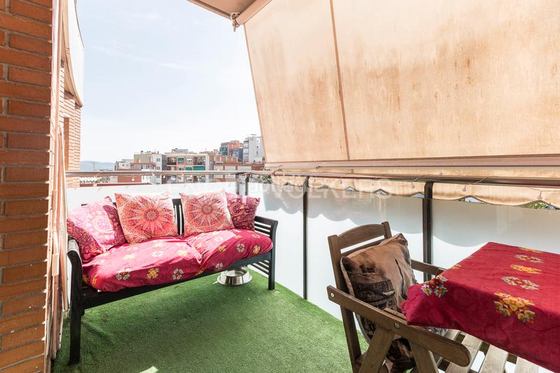 Foto 96ca3a33-b0d9-44bb-b7ca-66f887e98459. Dachwohnung mit heizung in La Teixonera Barcelona