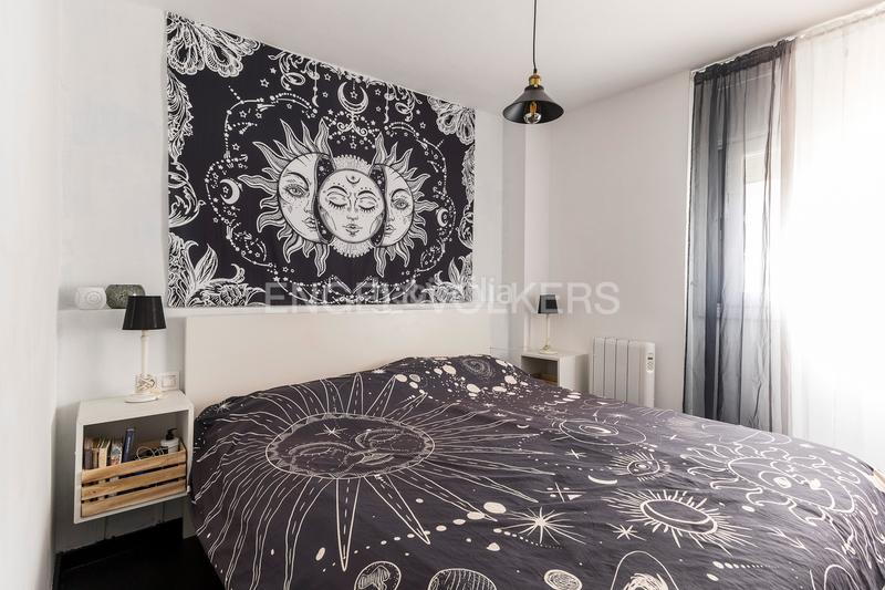 Foto e4086c64-5ac9-41c6-a302-44c1cbaacbae. Dachwohnung mit heizung in La Teixonera Barcelona