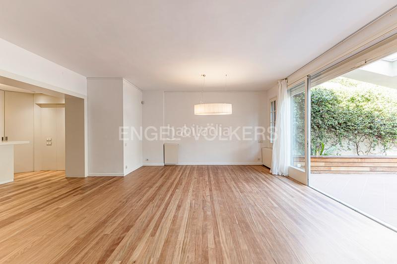 Foto 2838ecb5-ed1f-44d0-a33f-c01c2fe994bb. Alquiler casa carismática casa en sarria con jardin privado en Barcelona