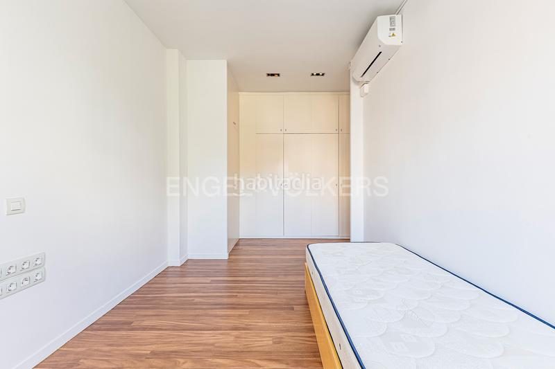 Foto 81bd7cd3-9b49-4ada-b498-4dc6daad7efe. Alquiler casa carismática casa en sarria con jardin privado en Barcelona