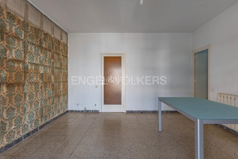 Foto 349332c4-cda0-4f24-8da1-e4b05ddc2021. Apartamento piso céntrico para reformar sin ascensor en esplugues en Esplugues de Llobregat