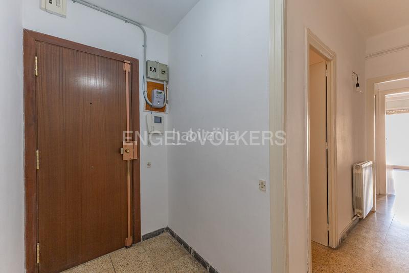 Foto 54d8c070-677a-4566-9953-85b086c2557d. Apartamento piso céntrico para reformar sin ascensor en esplugues en Esplugues de Llobregat