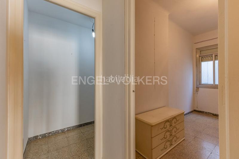 Foto 5cec93ac-7d3c-494e-9076-555f14caf7d4. Apartamento piso céntrico para reformar sin ascensor en esplugues en Esplugues de Llobregat