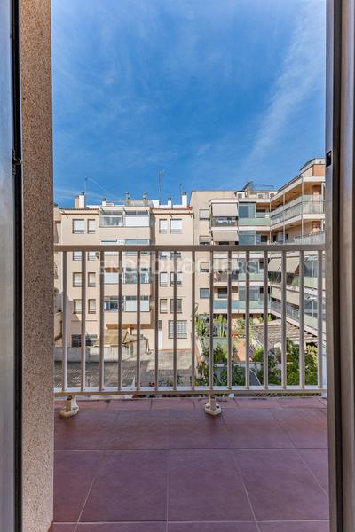Foto 7dc8b31f-f729-4d10-9e47-87a5c8909b04. Apartamento piso céntrico para reformar sin ascensor en esplugues en Esplugues de Llobregat