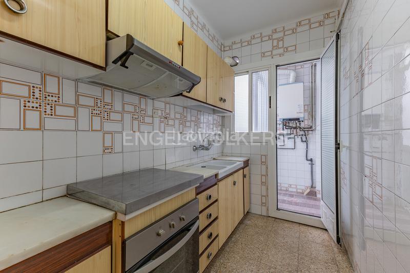 Foto 87abda2a-b1ac-425f-9da6-c51155ea40e4. Apartamento piso céntrico para reformar sin ascensor en esplugues en Esplugues de Llobregat