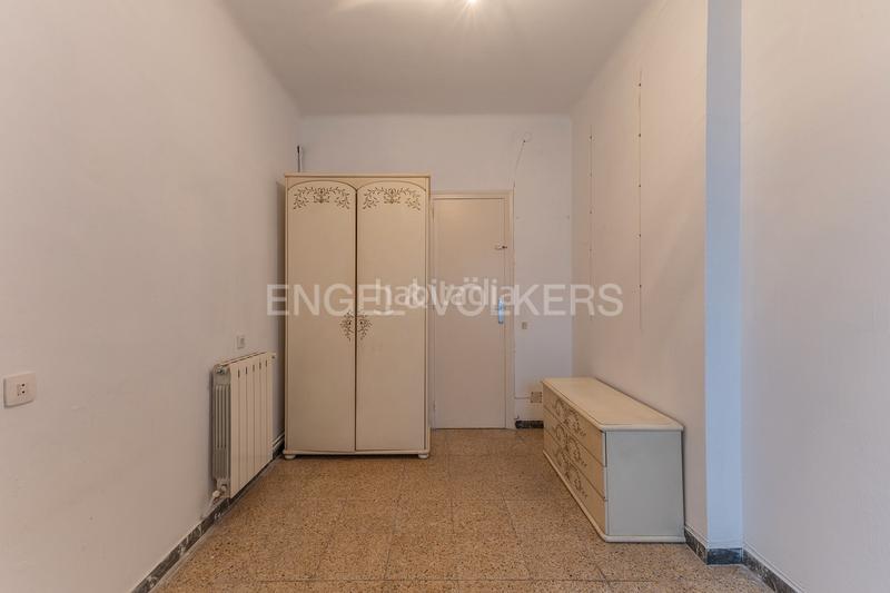 Foto 8f92245c-b45d-40d7-8006-40ceb2fd4efd. Apartamento piso céntrico para reformar sin ascensor en esplugues en Esplugues de Llobregat