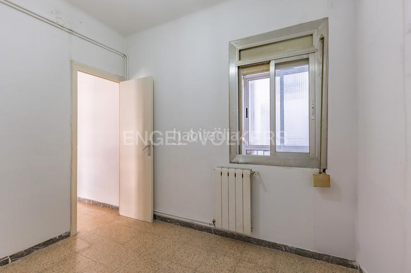 Foto ab292a80-c8b9-488b-b2d5-ade0da2ffa53. Apartamento piso céntrico para reformar sin ascensor en esplugues en Esplugues de Llobregat