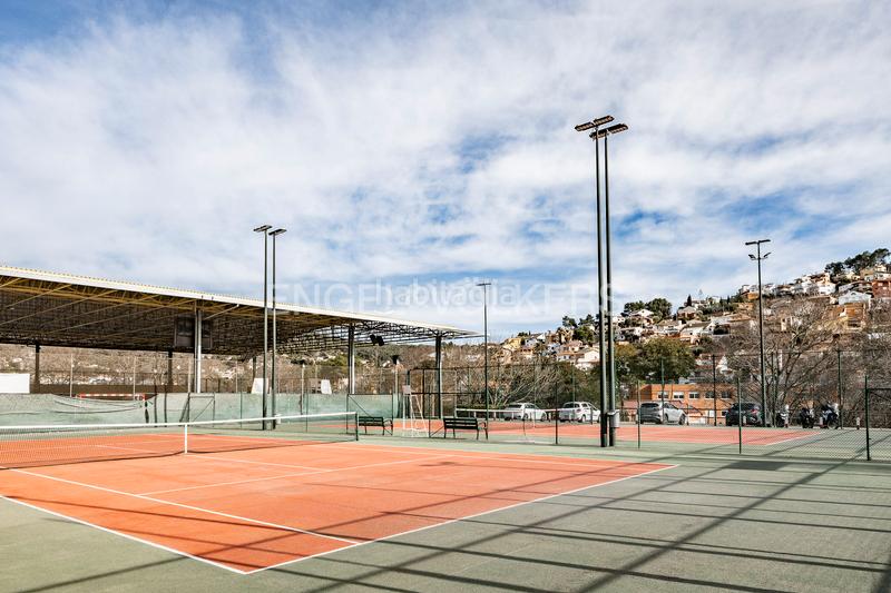 Foto 40e557f9-4762-42d2-b29f-75afd041c0e6. Terreno residenziale in Vallirana