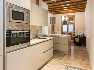 Rent Loft  Montsio. Estupendo piso en el gòtic  temporal disponible  agosto 25