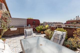 Attique  Borriana. Joya urbana en sant andreu amplio apartamento con terraza en bar