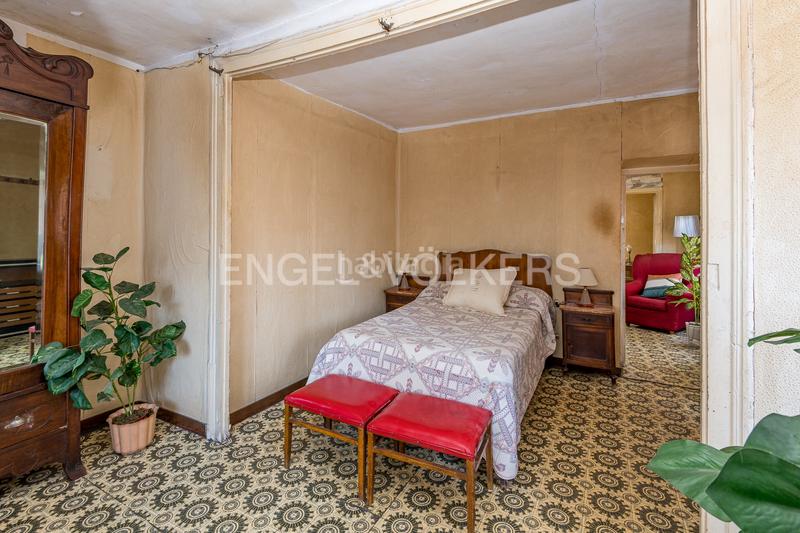 Foto 437b7a38-d64a-49fd-b162-39343a955512. Apartamento inversión en el corazón en Raval Barcelona