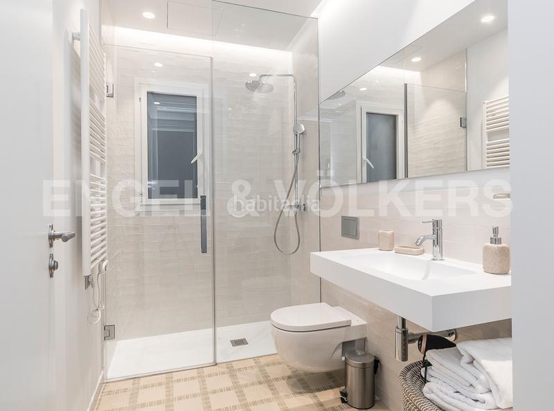 Foto 004d2348-d0c9-412d-8985-5897b81d8184. Alquiler apartamento fabuloso piso amueblado en balmes diagonal en Barcelona