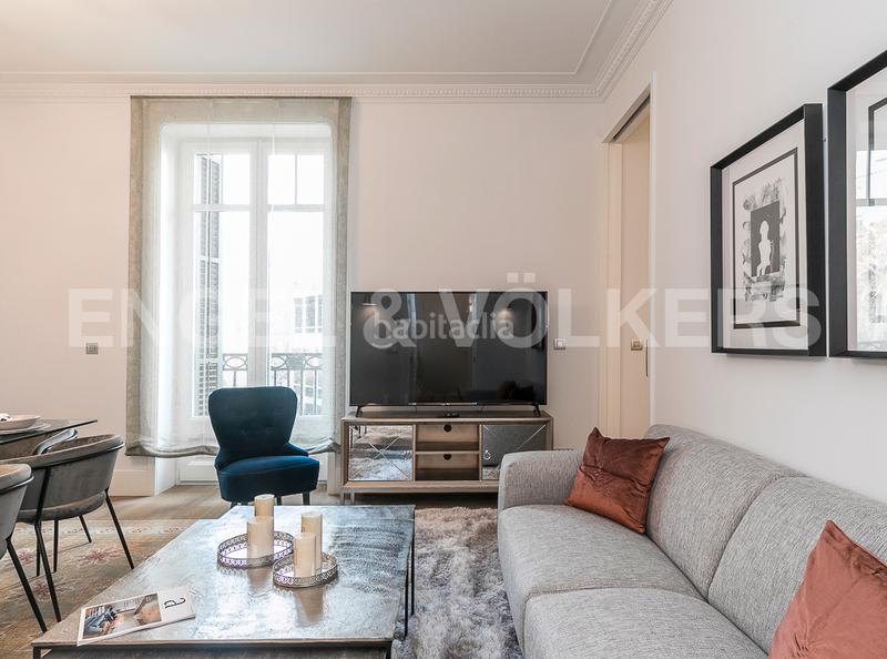 Foto 4e2a5cec-7a19-416c-bac9-0293f3e067d7. Alquiler apartamento fabuloso piso amueblado en balmes diagonal en Barcelona