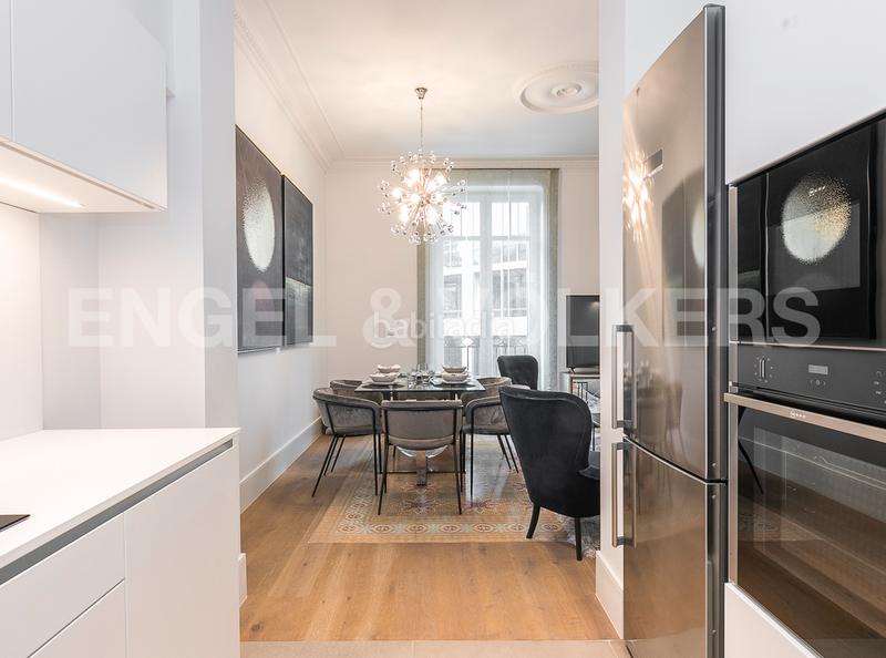 Foto 84b2f13d-ca6f-4117-bb39-55e27a0b12cc. Alquiler apartamento fabuloso piso amueblado en balmes diagonal en Barcelona