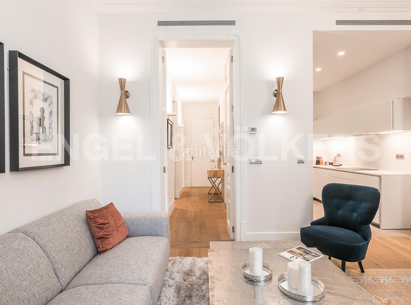 Foto d1f4cd98-6328-43b2-9d61-f841c5020a30. Alquiler apartamento fabuloso piso amueblado en balmes diagonal en Barcelona