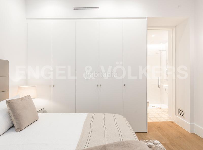 Foto e2bfcfa7-11a0-46ec-8636-a3d82a5fece5. Alquiler apartamento fabuloso piso amueblado en balmes diagonal en Barcelona