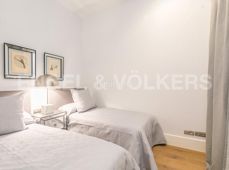 Foto f879722a-0902-415e-87cc-58121b6d3429. Alquiler apartamento fabuloso piso amueblado en balmes diagonal en Barcelona