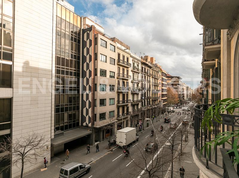 Foto fe0a55bb-9b37-4124-91ea-4abca97b9375. Alquiler apartamento fabuloso piso amueblado en balmes diagonal en Barcelona