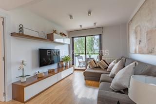 Attique à Martorell. Ático tríplex totalmente reformado con gran terraza, vistas verd