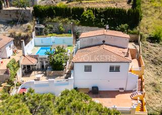Casa a Sant Cebrià de Vallalta. Un refugio con carácter naturaleza, sol y privacidad en sant ceb