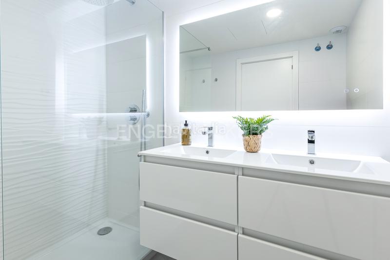 Foto 608cd5db-2ed3-4d19-8cc5-d84ace4c6542. Location appartement avec chauffage parking piscine dans Badalona