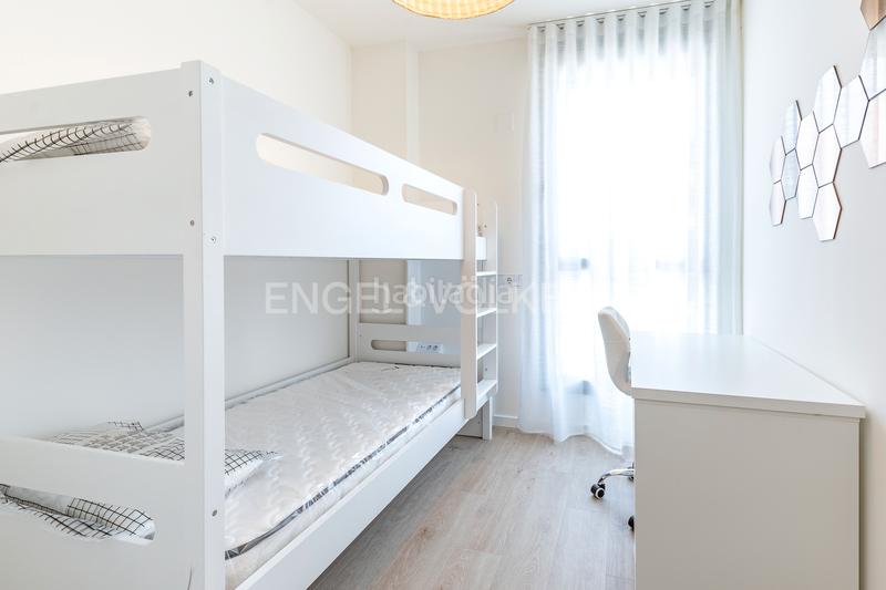 Foto ab43b286-3df6-4f7f-b2cb-88f80dee4a6a. Location appartement avec chauffage parking piscine dans Badalona