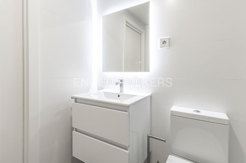 Foto 24194c14-6be8-463b-9bf7-6e645cb0a44a. Lloguer apartament amb calefacció aparcament piscina a Badalona