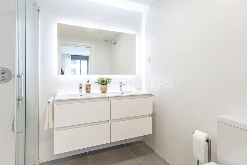 Foto 5101bd99-2609-4ed6-a01e-7ac83cb7b5db. Location appartement avec chauffage parking piscine dans Badalona
