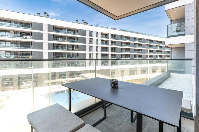 Foto f70dd695-e216-48a9-9173-282bb246b941. Affitto piccolo appartamento con riscaldamento parcheggio piscina in Badalona