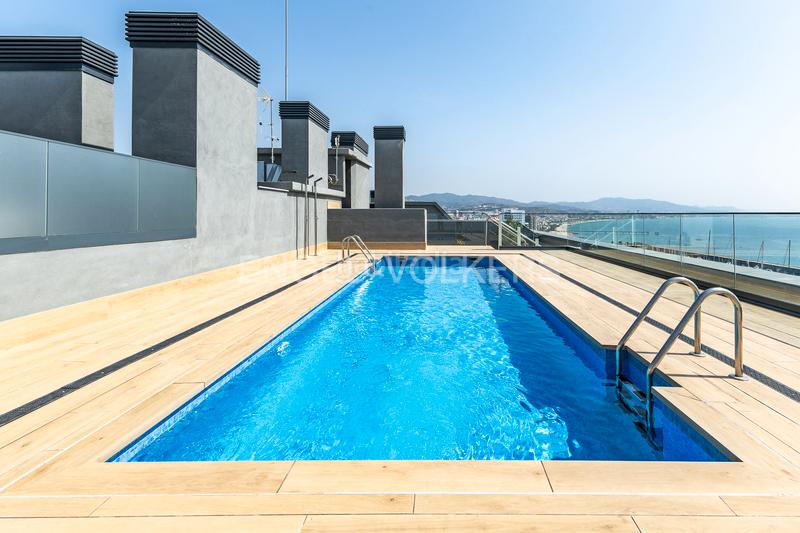 Foto 33fd0a5b-ce28-45a4-9146-067693b9f492. Alquiler apartamento espectacular piso temporal obra nueva frente al mar. en Badalona