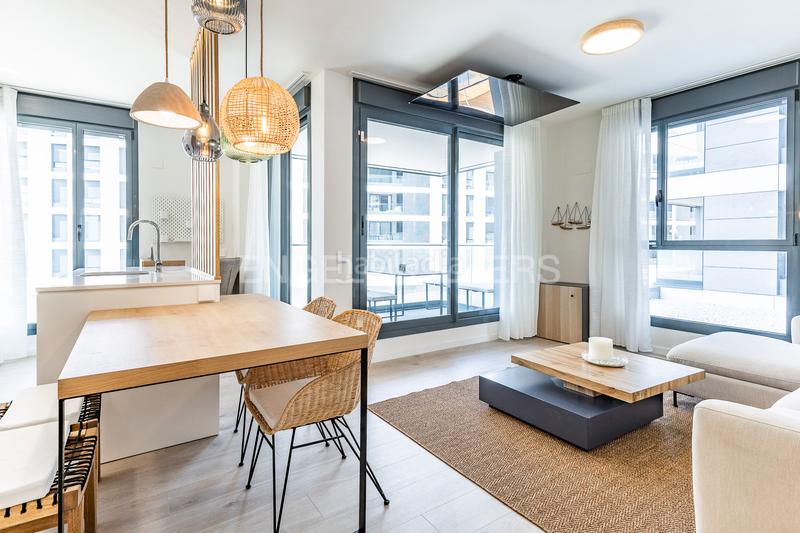 Foto 7d4b490b-d24e-4fd3-a9fd-e639cec0d254. Alquiler apartamento espectacular piso temporal obra nueva frente al mar. en Badalona