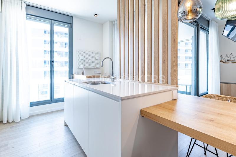 Foto 83bd52f3-9155-4df2-a9dd-cda9d25e8242. Alquiler apartamento espectacular piso temporal obra nueva frente al mar. en Badalona