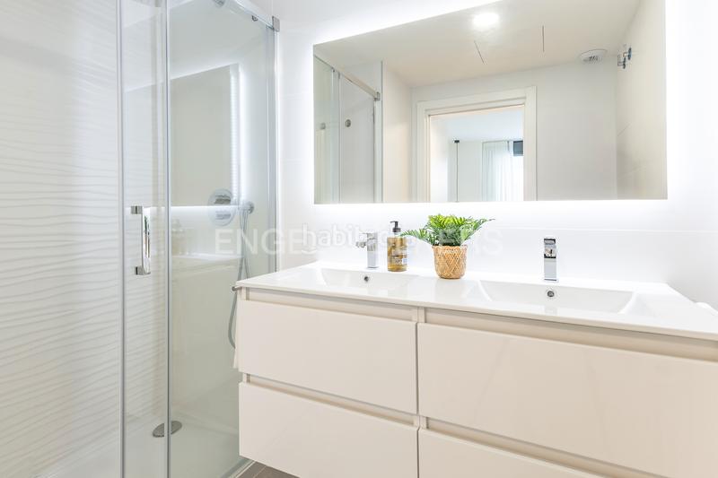 Foto b86c02ac-dfe1-4776-82e7-ccf274665416. Alquiler apartamento espectacular piso temporal obra nueva frente al mar. en Badalona