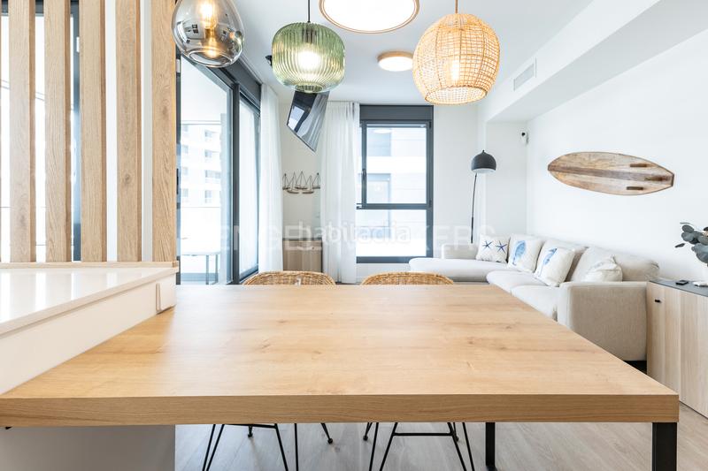 Foto c581afa3-b020-4978-aa5a-3b1156d3b7ac. Alquiler apartamento espectacular piso temporal obra nueva frente al mar. en Badalona