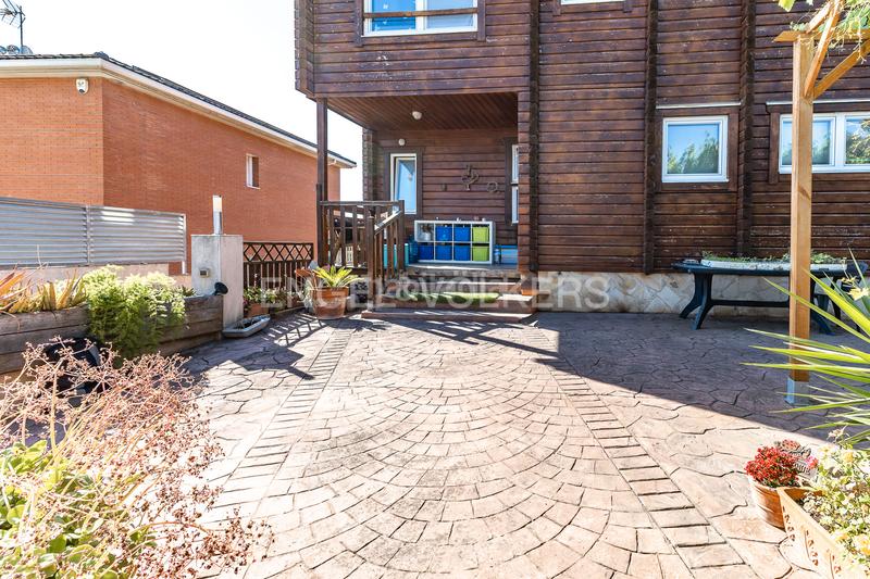 Foto 4ba9cccc-1a6f-47ca-8b4f-485cf1b99e16. Maison avec chauffage dans Els Canons - Les Orioles - Can Paulet Sant Boi de Llobregat